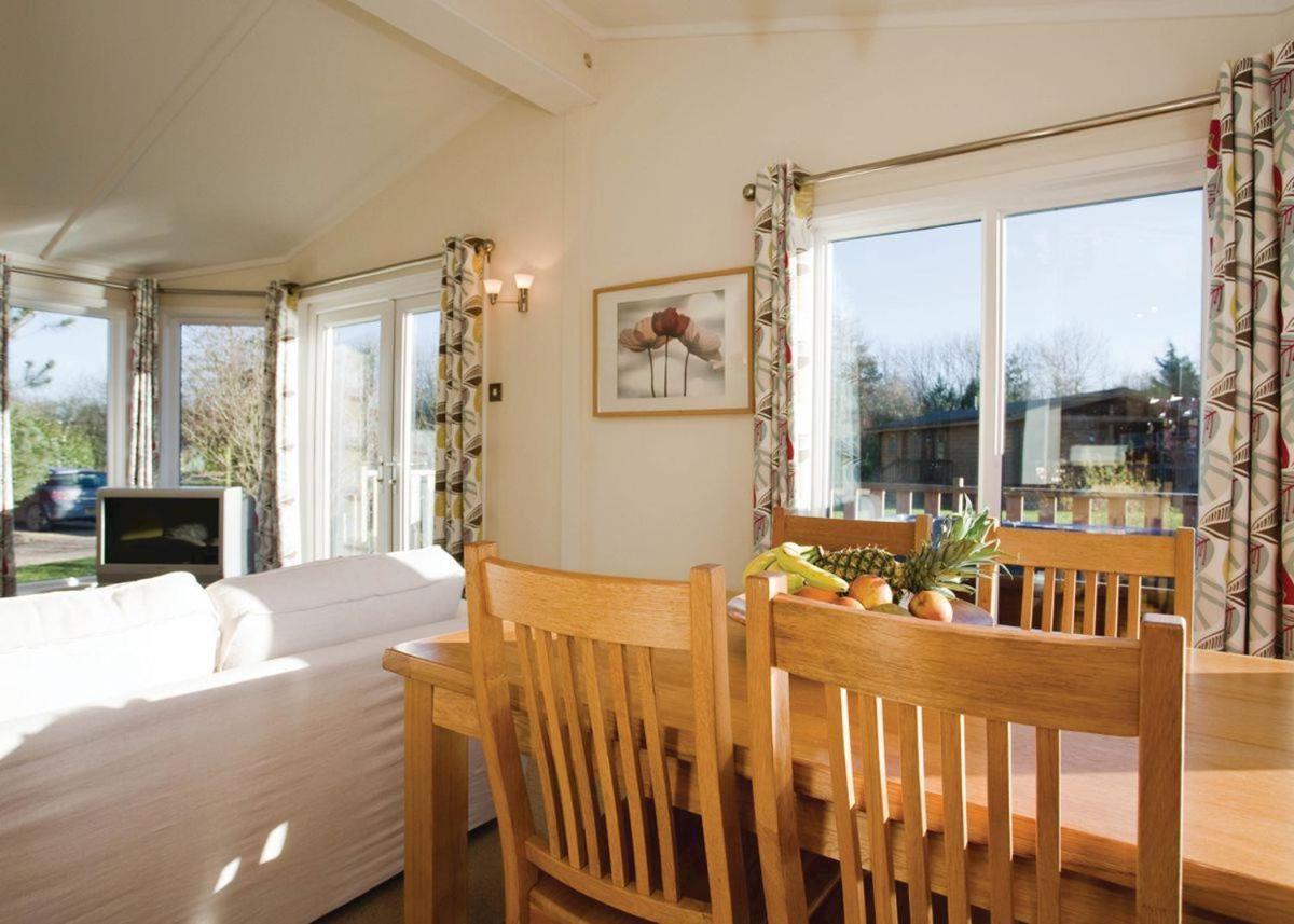 Dacre Lakeside Park Hotel Brandesburton Exterior foto