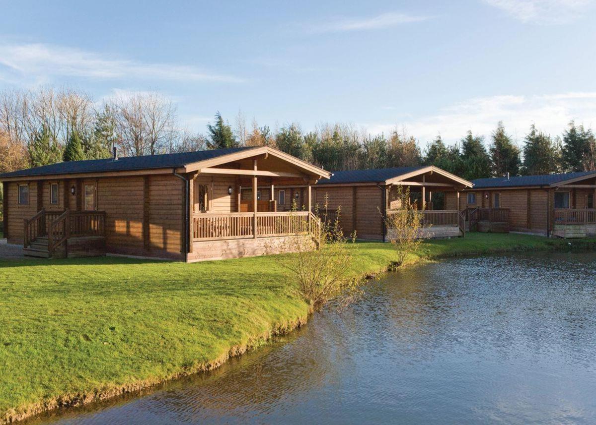 Dacre Lakeside Park Hotel Brandesburton Exterior foto