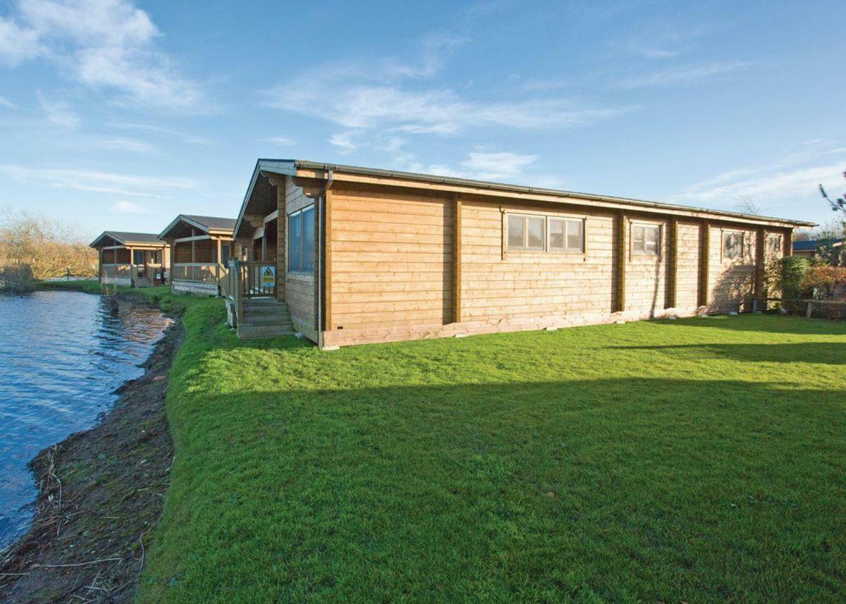 Dacre Lakeside Park Hotel Brandesburton Exterior foto